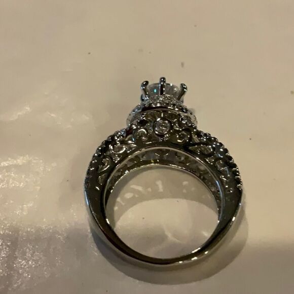 Stunning Wedding Set - Picture 6 of 10